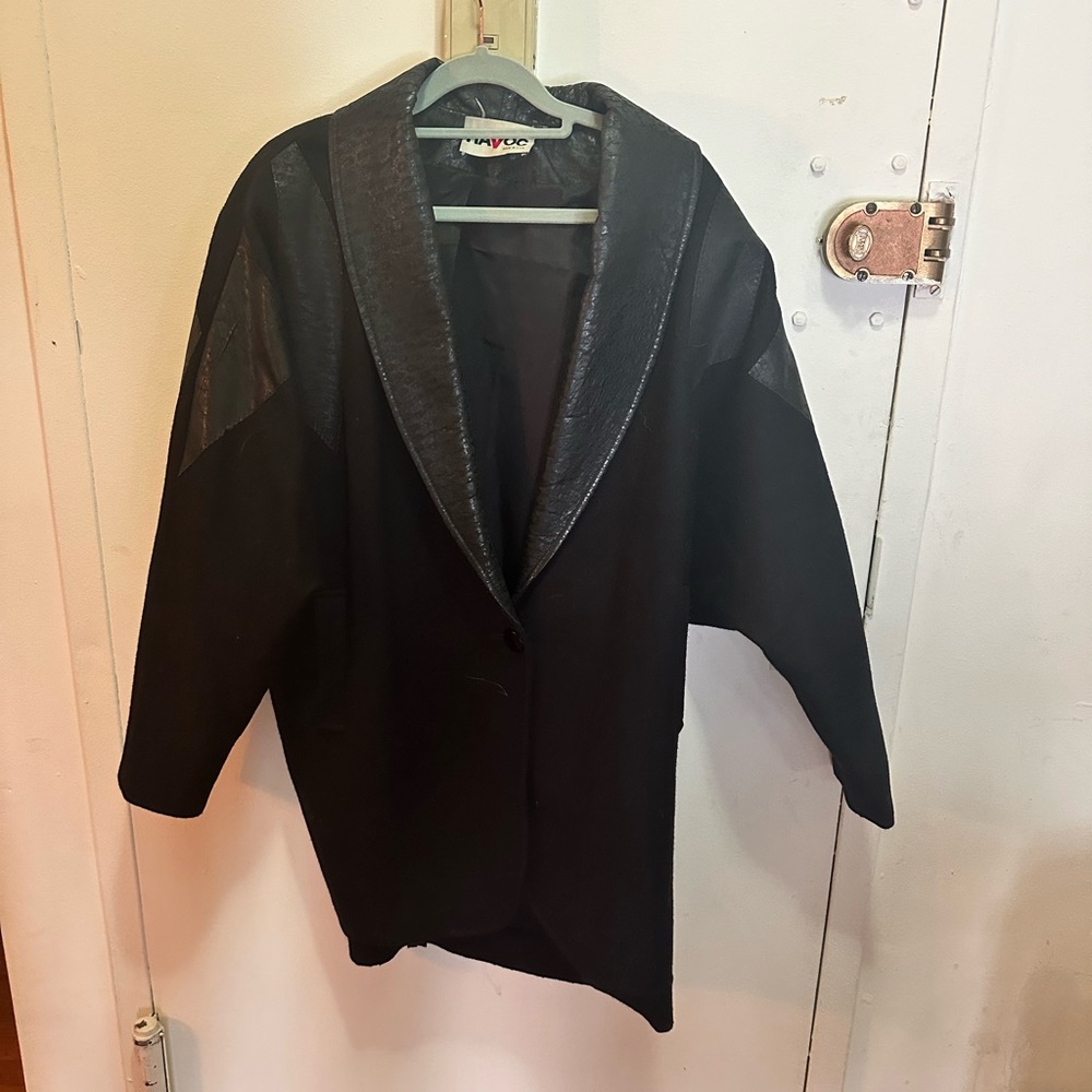 80s wool and leather black coat with dolman sleeve (medium)